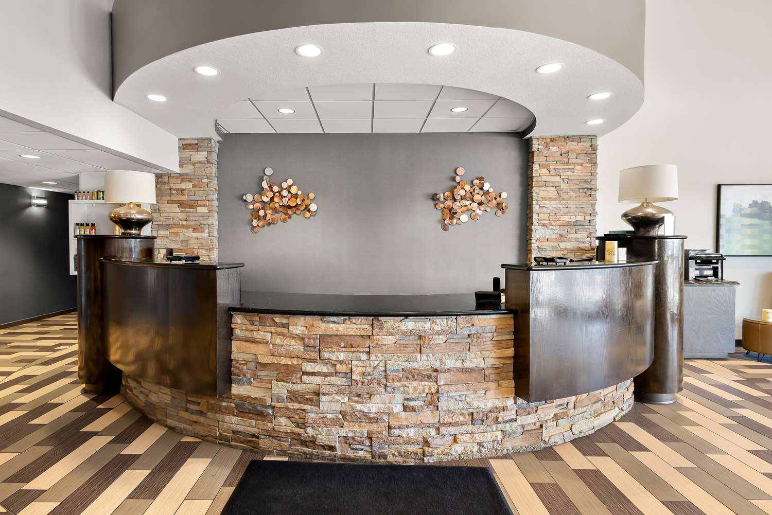 Best Western Luxbury Inn Fort Wayne 2/12