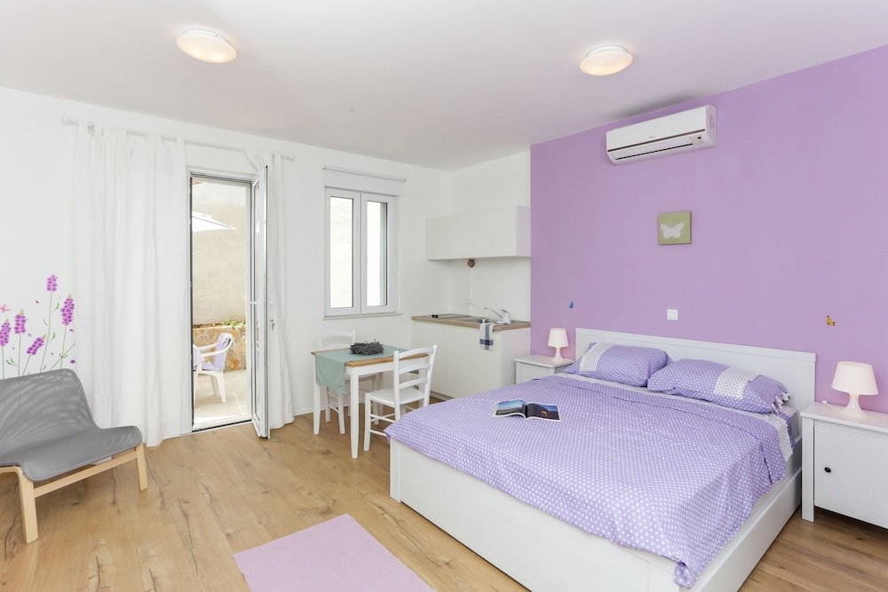 Apartments Villa Karmen 13/50