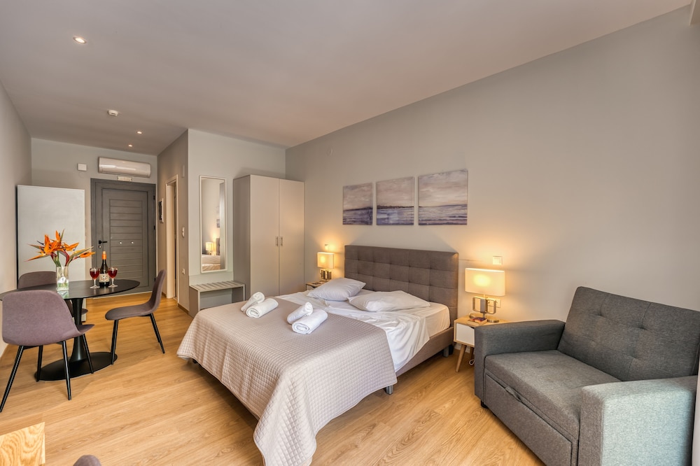 Folies Corfu Hotel Apartments 9/50