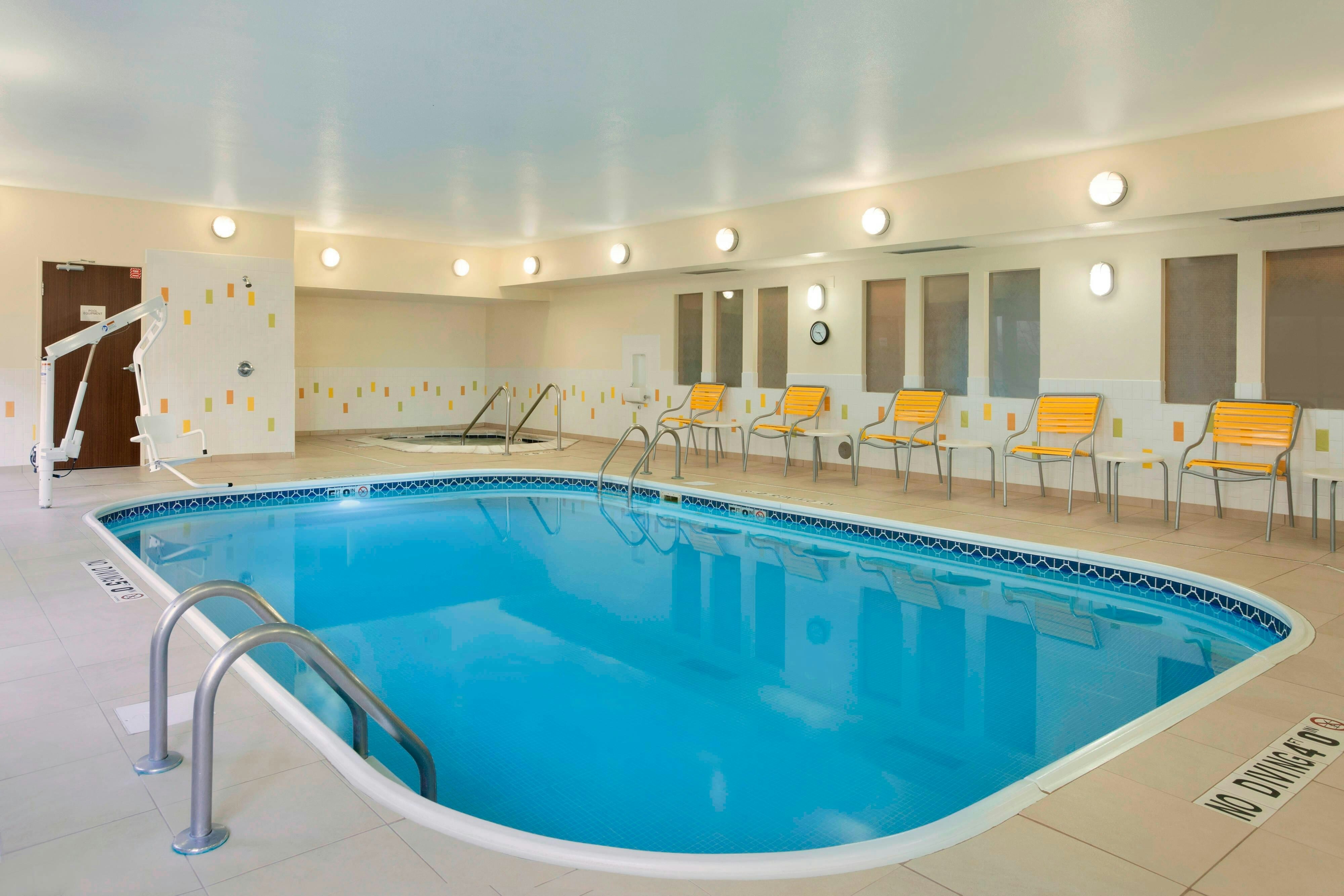 Fairfield Inn And Suites By Marriott Mansfield Ontario 2/6