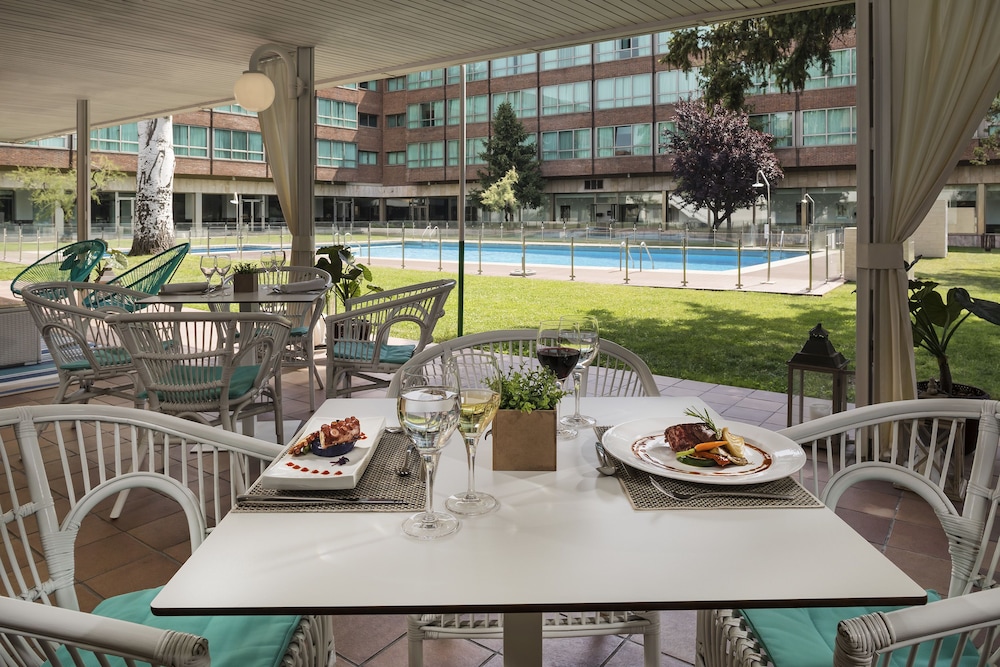 Melia Madrid Barajas 58/75