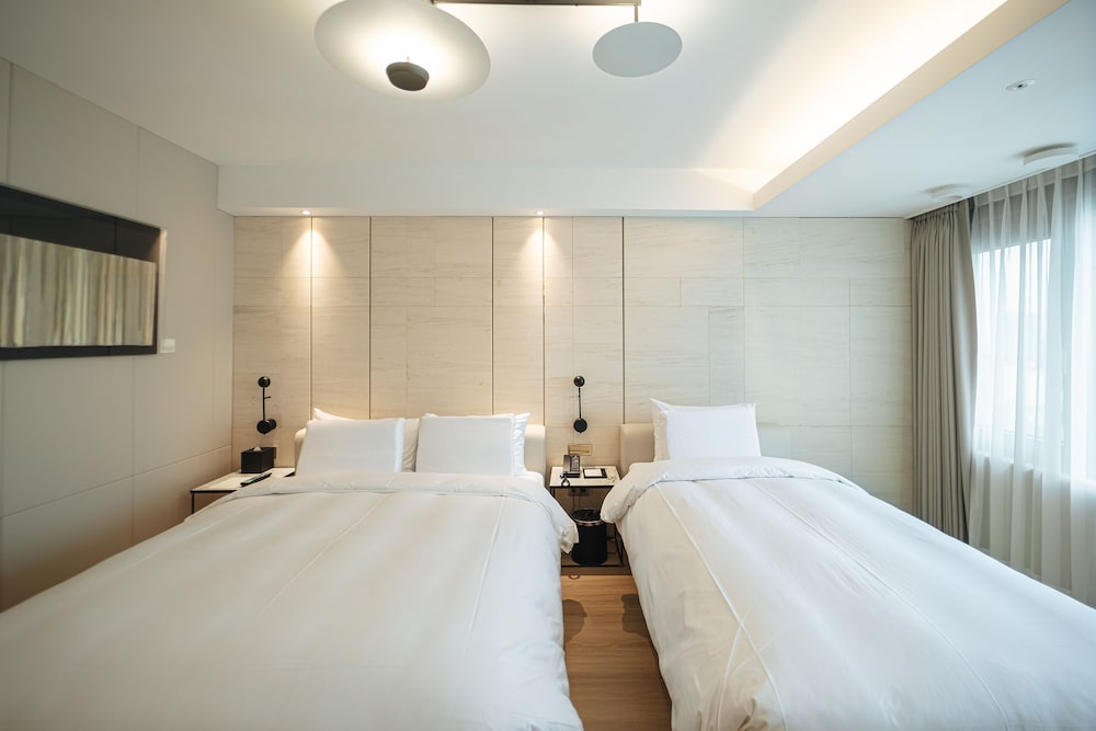 ELIENA Hotel 16/63