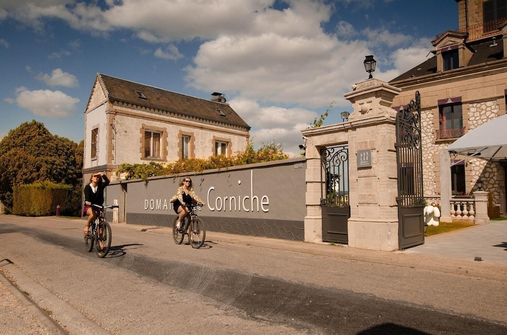 Domaine De La Corniche 64/73