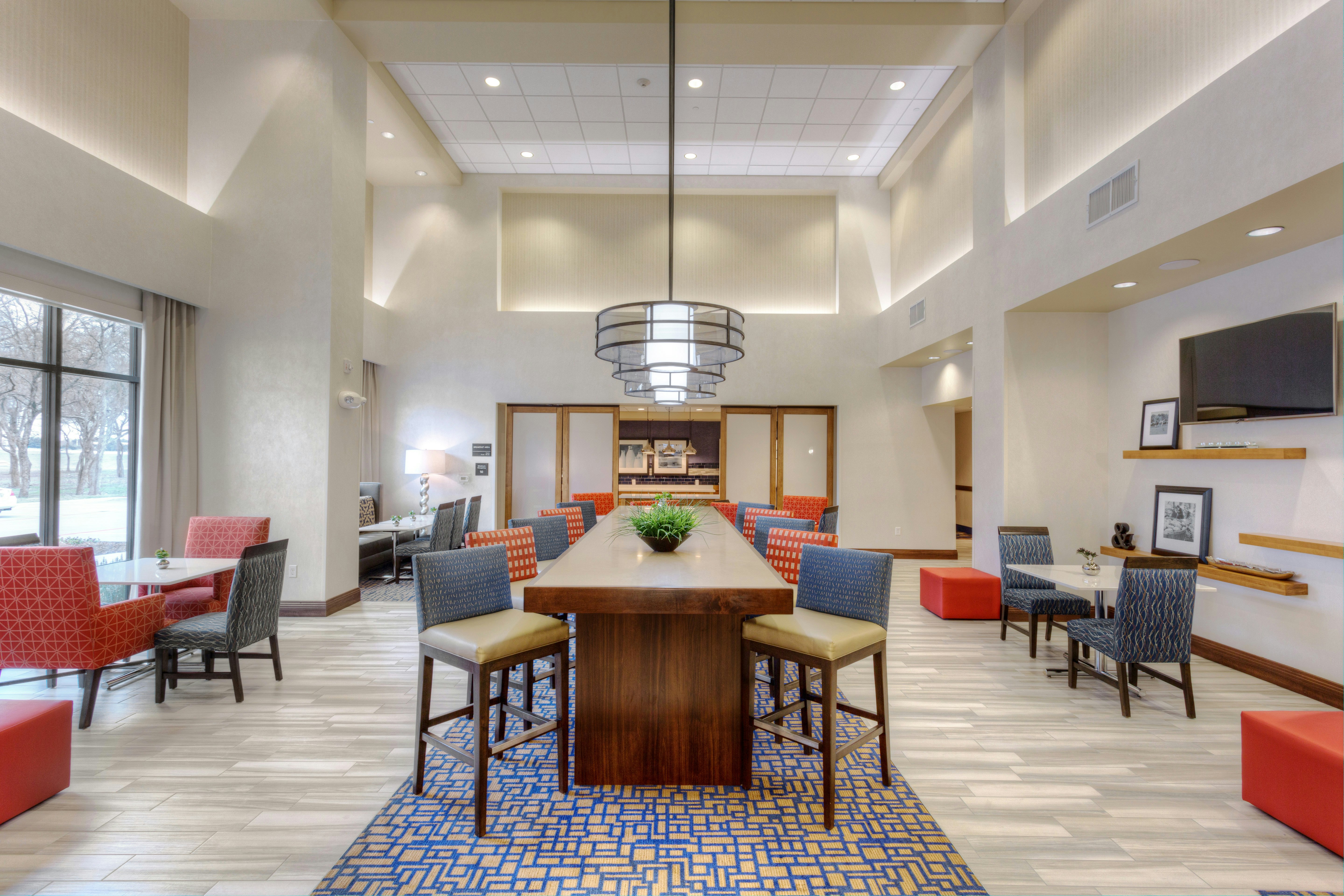 Hampton Inn Suites Dallas Plano East Tx 44/76