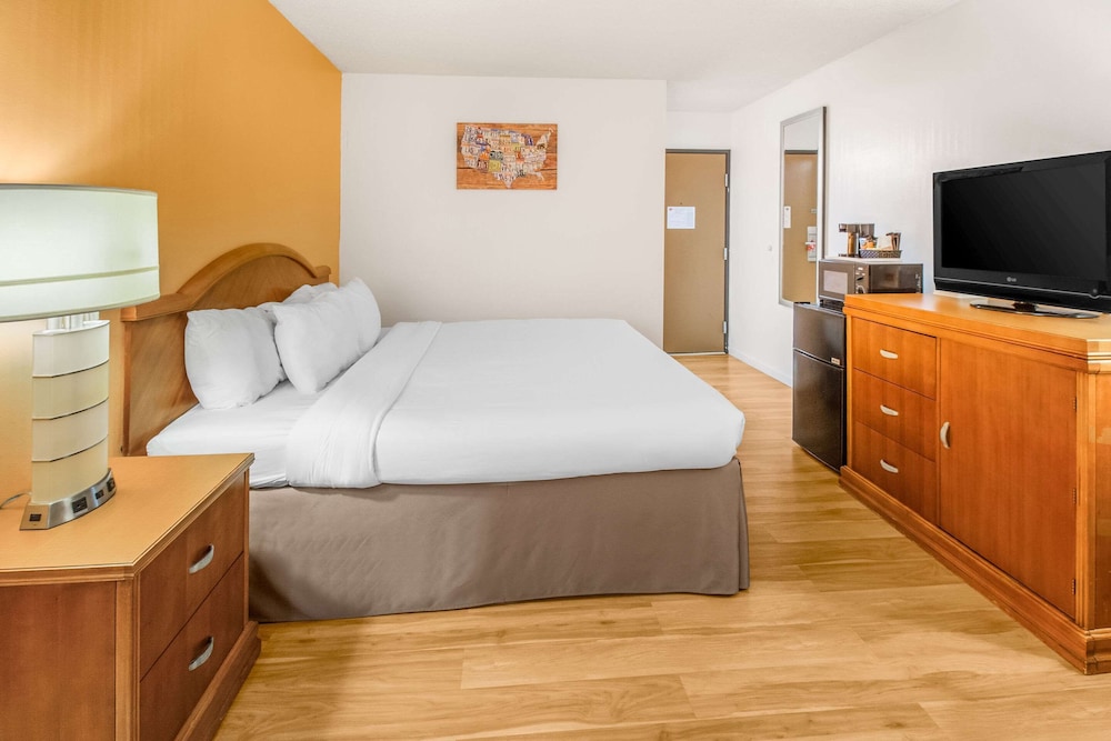 Econo Lodge Alliance 39/60