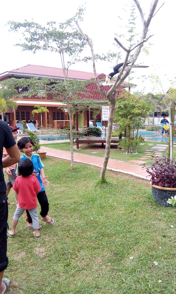 Purnama Beach Resort 55/67