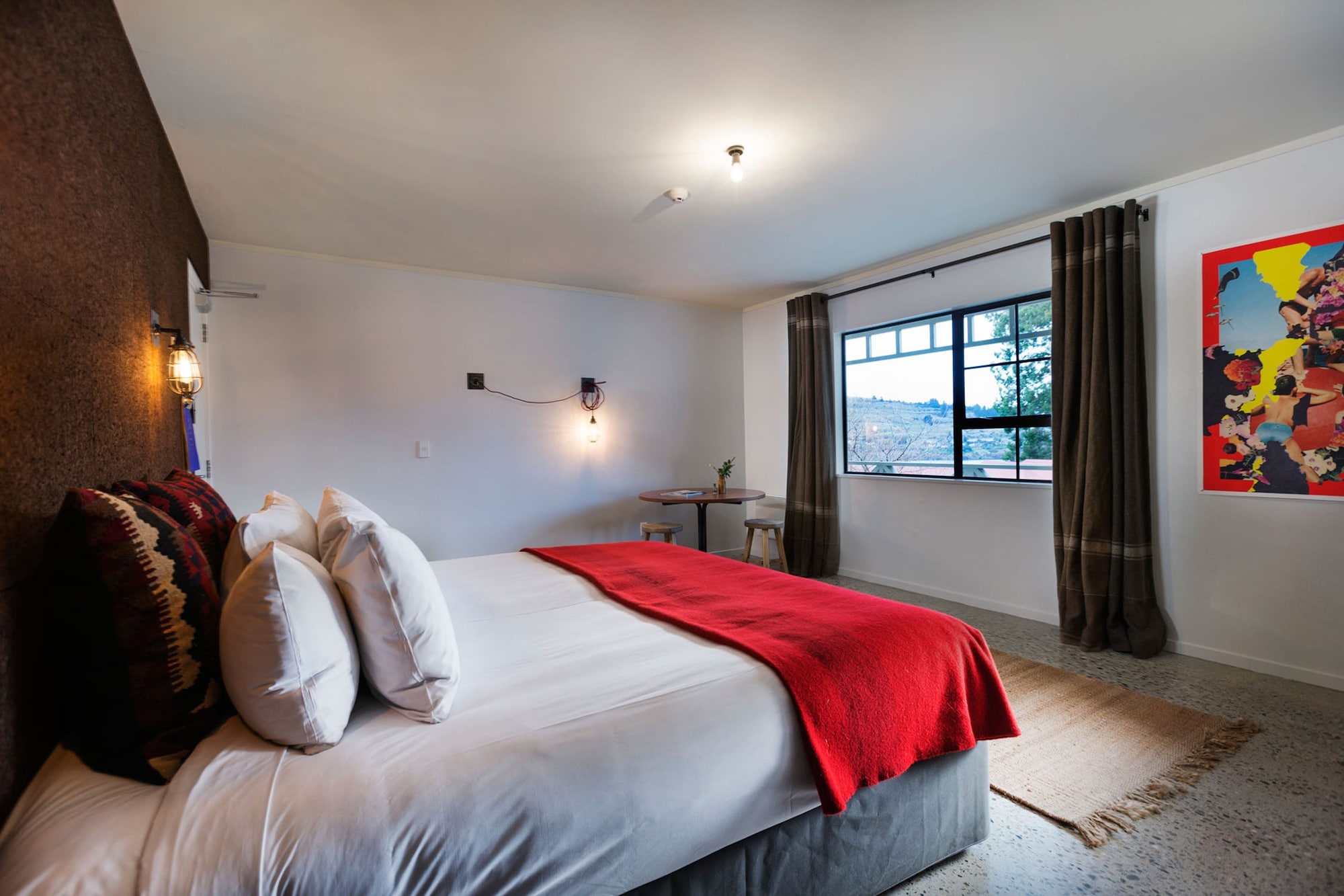 STANDARD, KING BED, MOUNTAIN VIEW