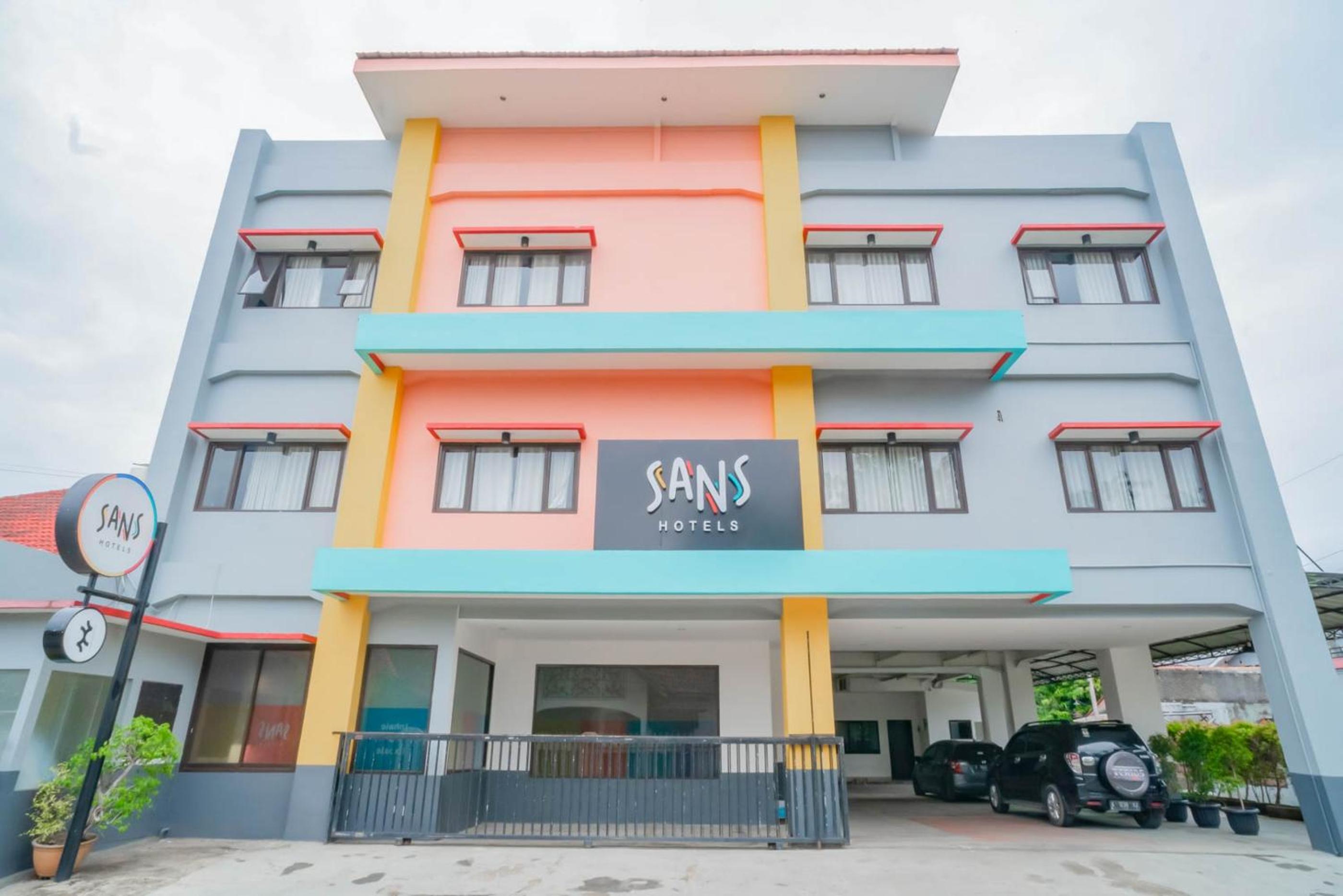 Sans Hotel Widarasari Cirebon 2/55