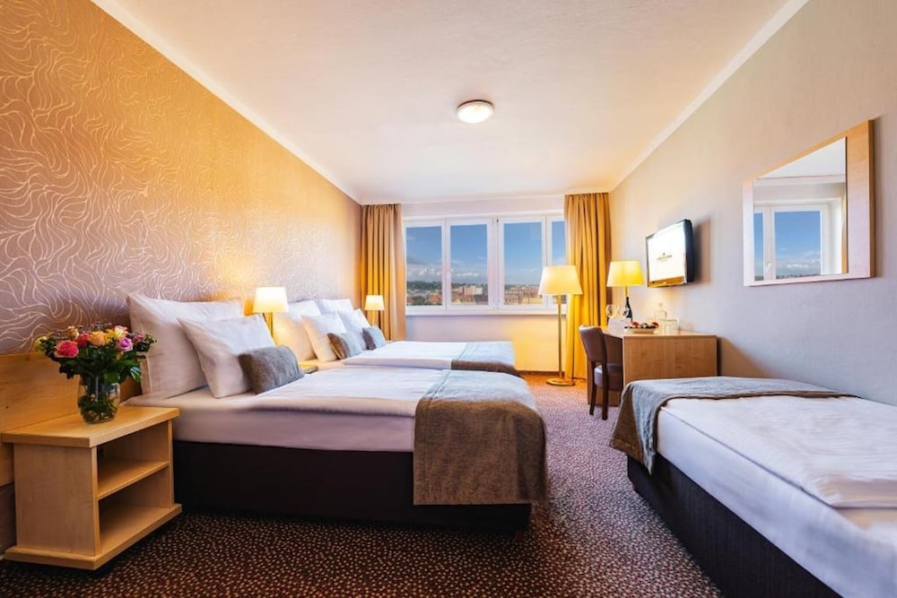 Hotel Charles Central 7/26