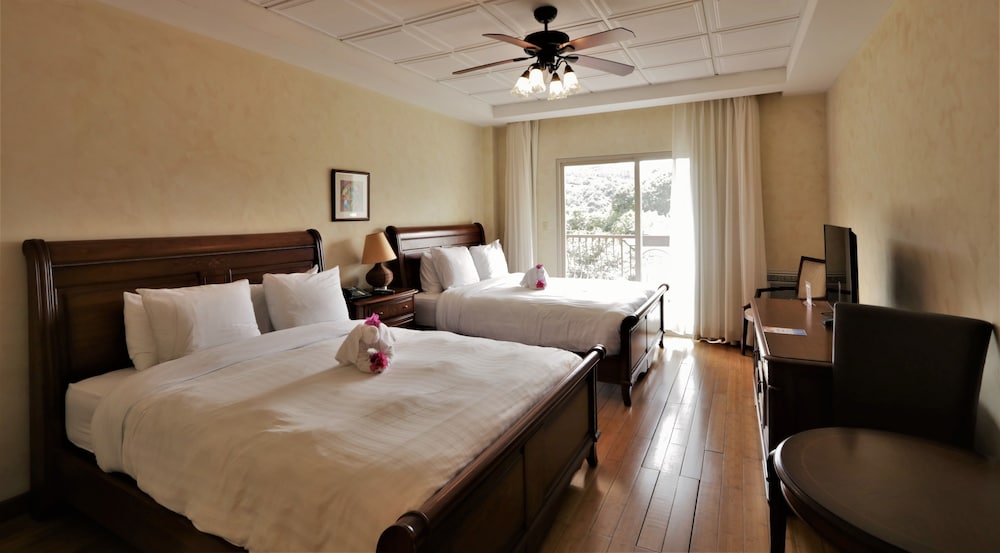 Valle Del Rio S A Hotel 30/68
