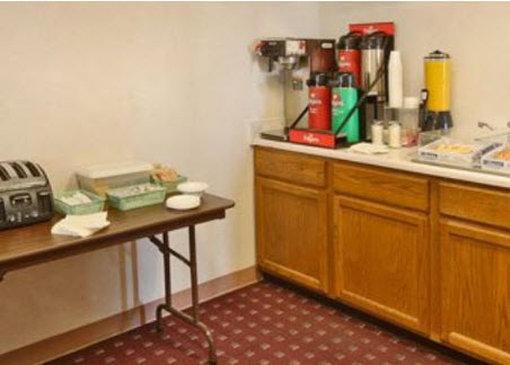 Americas Best Value Inn Champaign 8/8