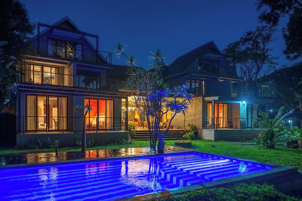 River House Lodge 2/50