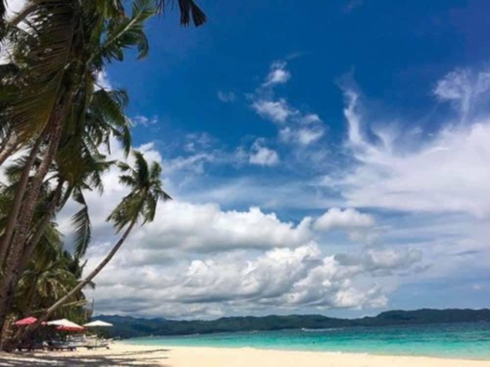 Crimson Resort & Spa Boracay photo4