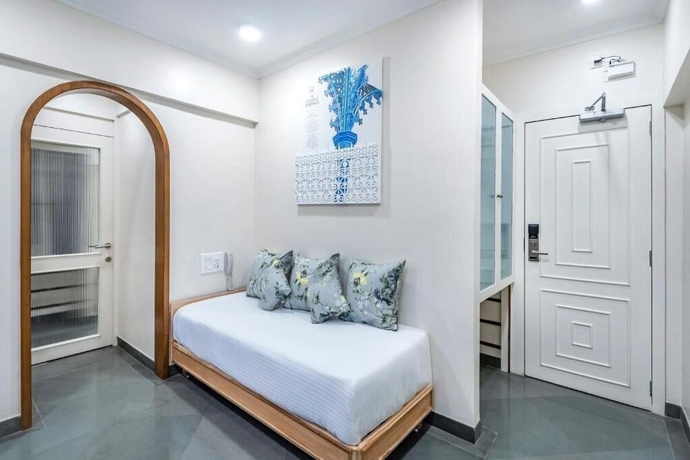 Hotel Kemps Corner 6/42