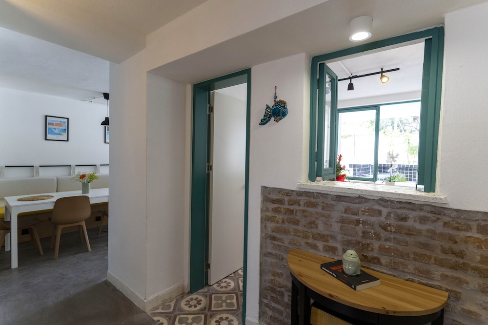 Be Bold Hostel 42/43