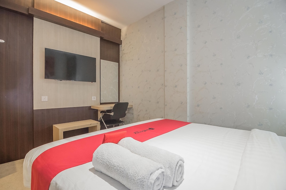 RedDoorz Premium near Grand Batam Mall 40/50
