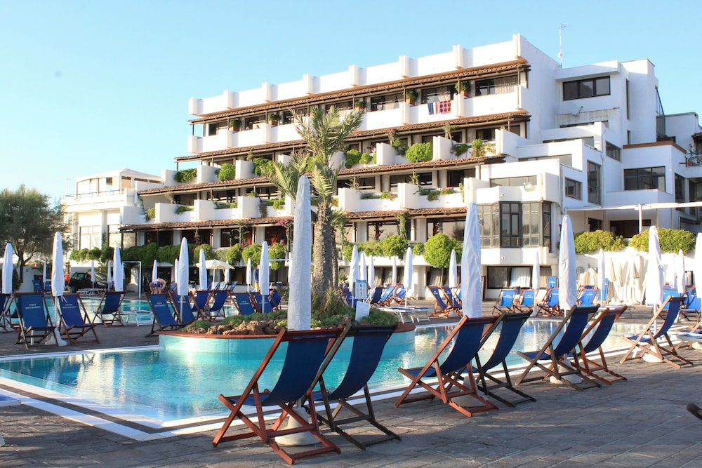 Hotel Puntaquattroventi 66/74