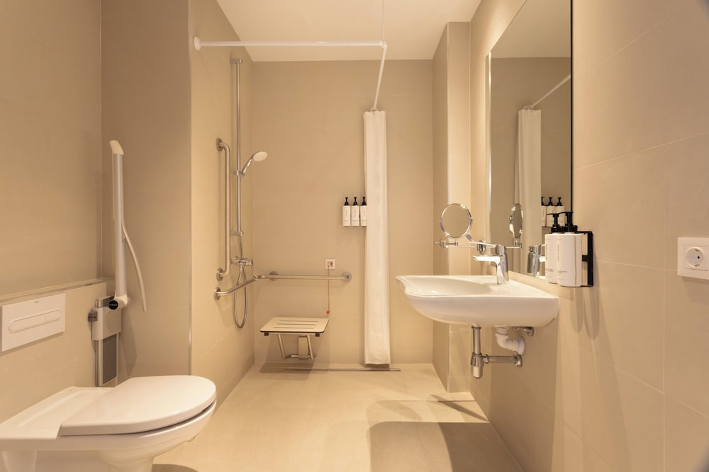 Staybridge Suites & Apartments Malaga by IHG 60/68