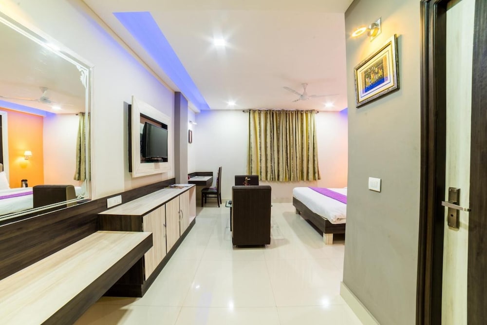 HEERALAL HOTEL 10/22