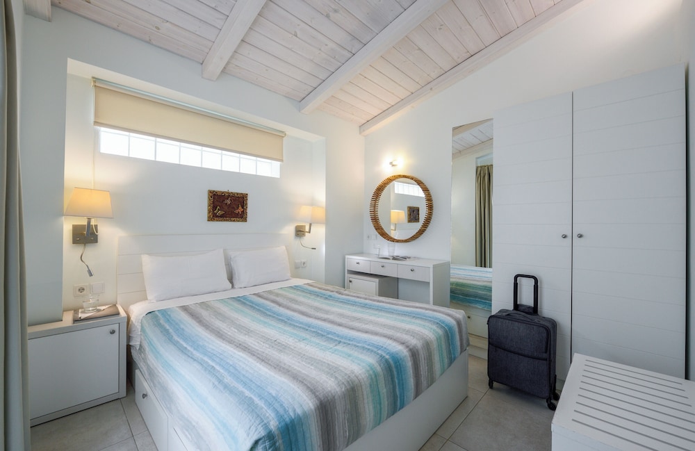 Elpiniki Luxury Apartments 25/66