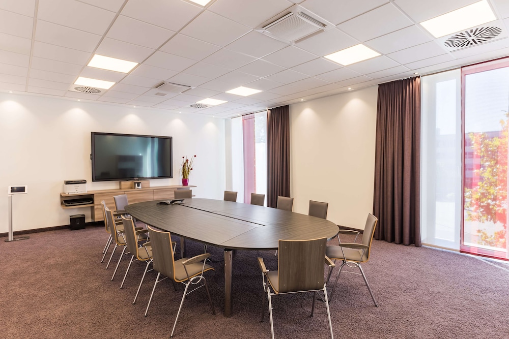 Park Inn By Radisson Neumarkt 49/59