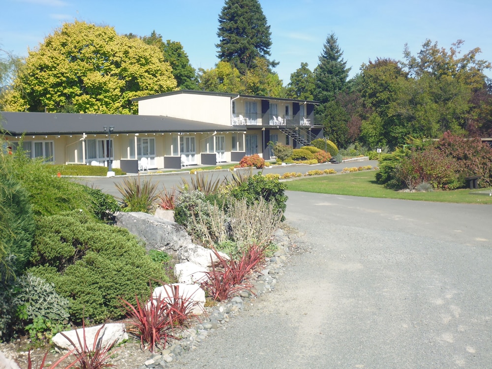 Spa Lodge Motel 43/49