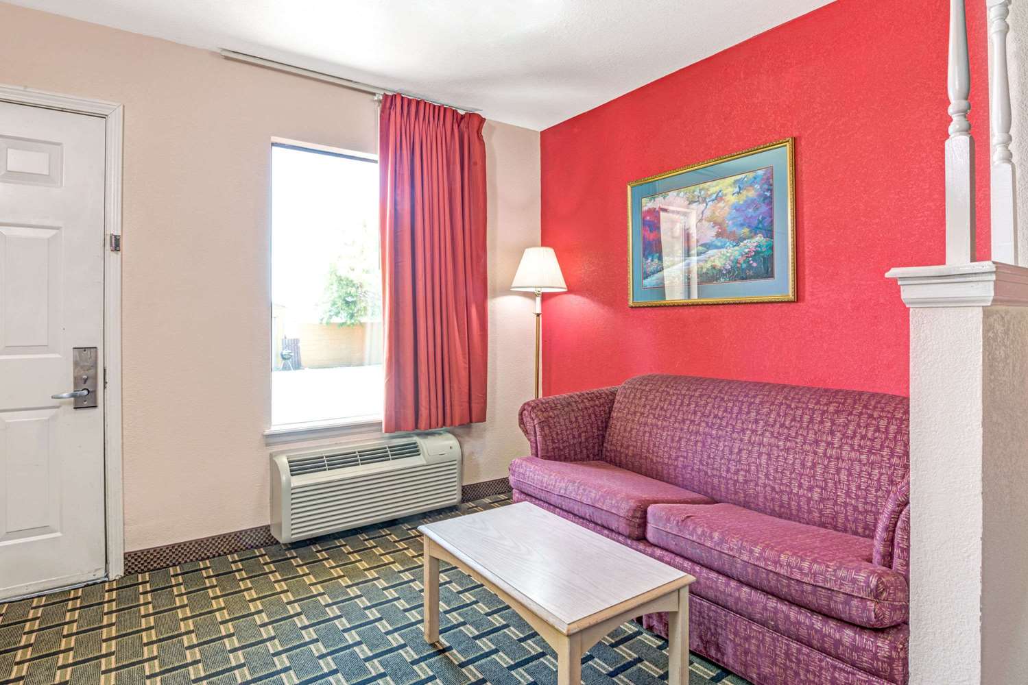 Days Inn & Suites by Wyndham Osceola AR 12/19