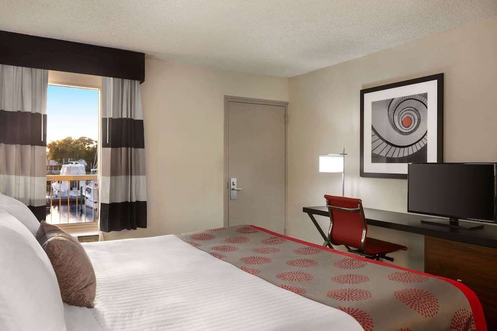 Ramada by Wyndham Sarasota Waterfront 20/71