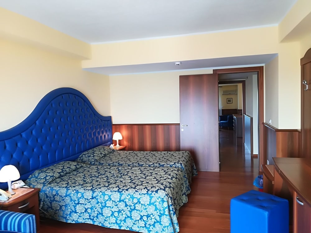 Panoramic Hotel 22/45