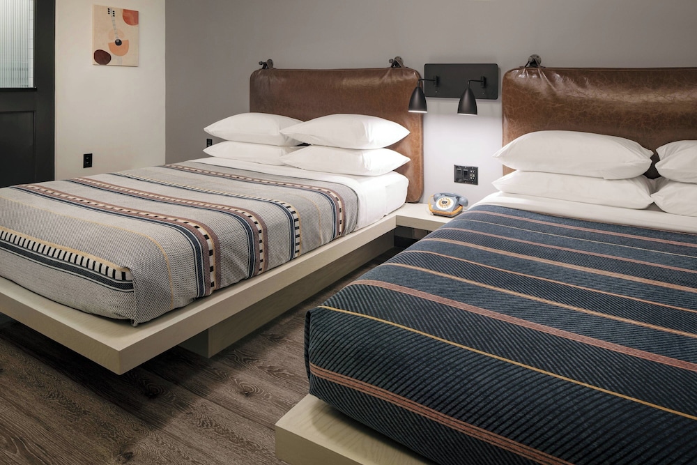 ROOM, 2 QUEEN BEDS, ACCESSIBLE