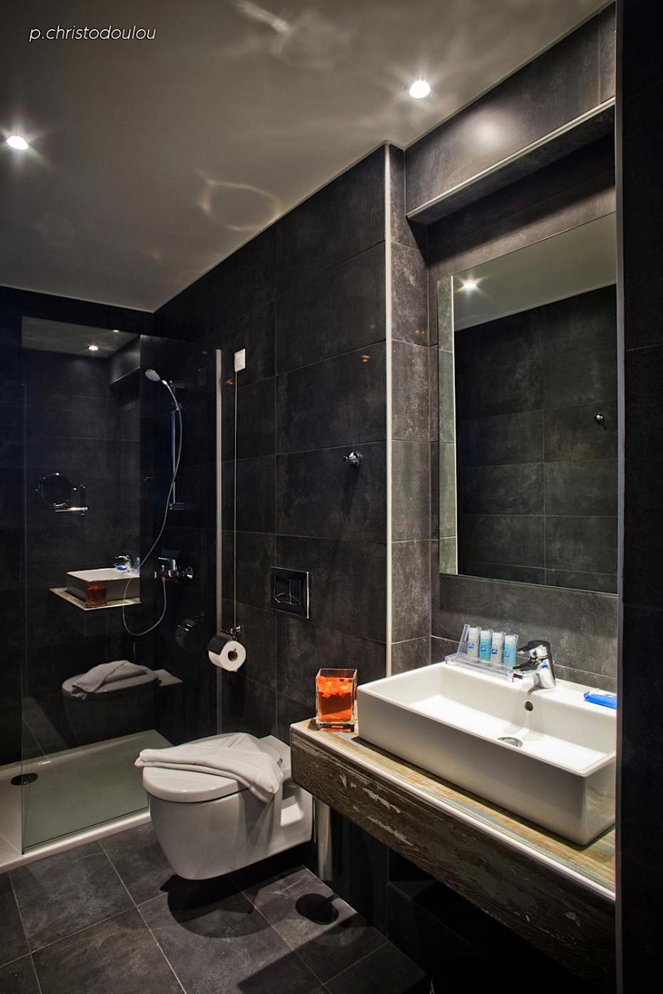 Parasol Luxury Hotel & Suites 80/80