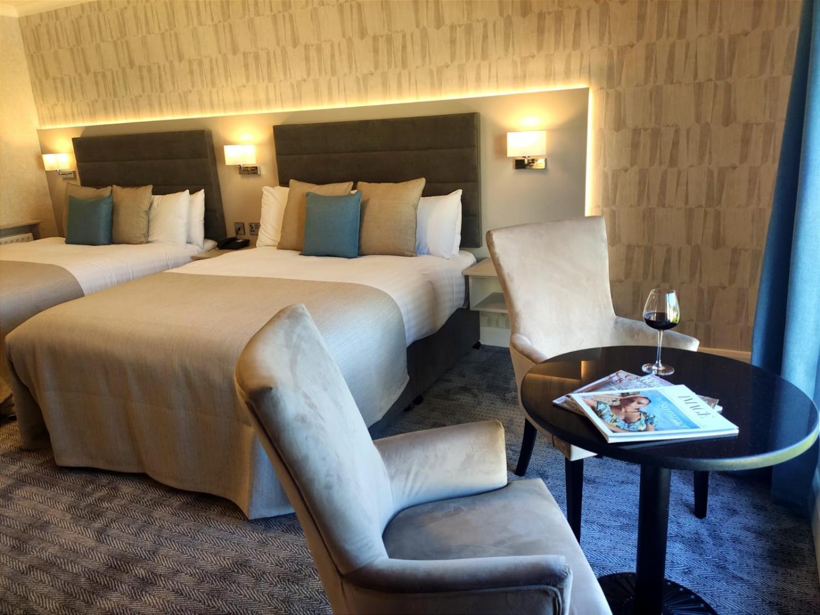 Room, Triple, MILL PARK HOTEL 5/7