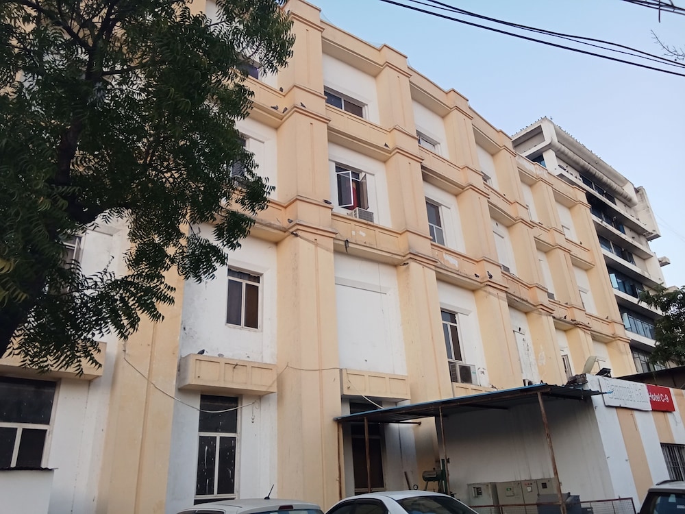 Hotel C 9 5/50