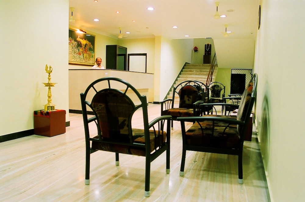 Hotel Srinivas 58/65
