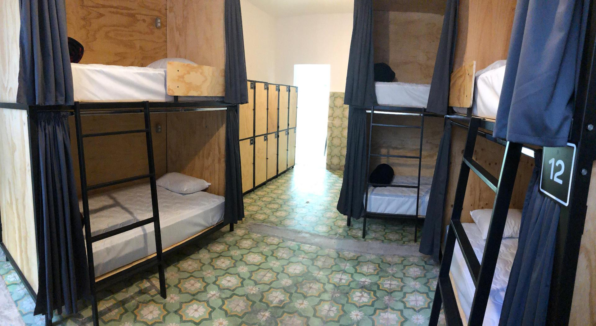 Mixed Dorm, 12 Beds