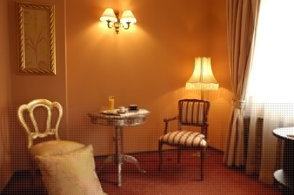 Meg Lozenetz Hotel 30/62