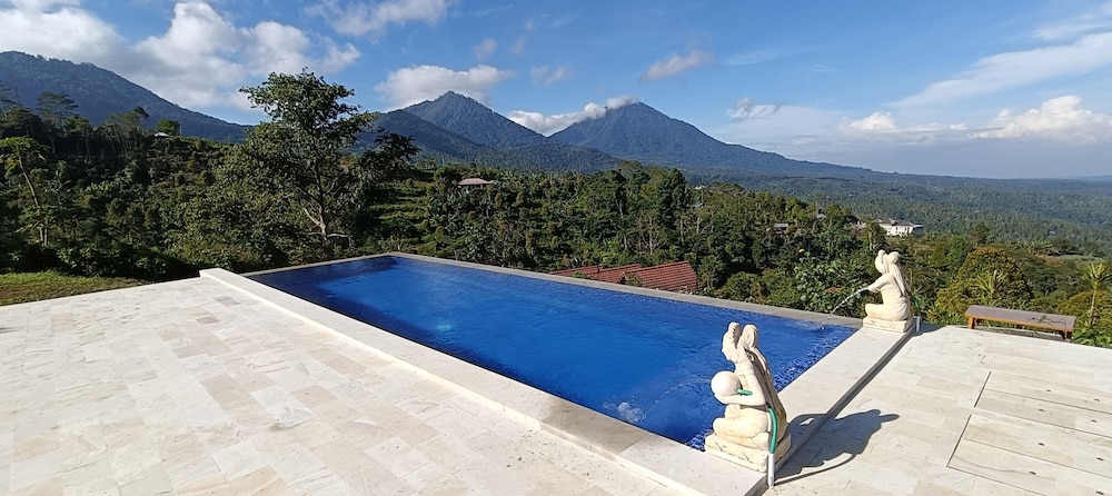 Camaradvipa Retreat Munduk 21/40