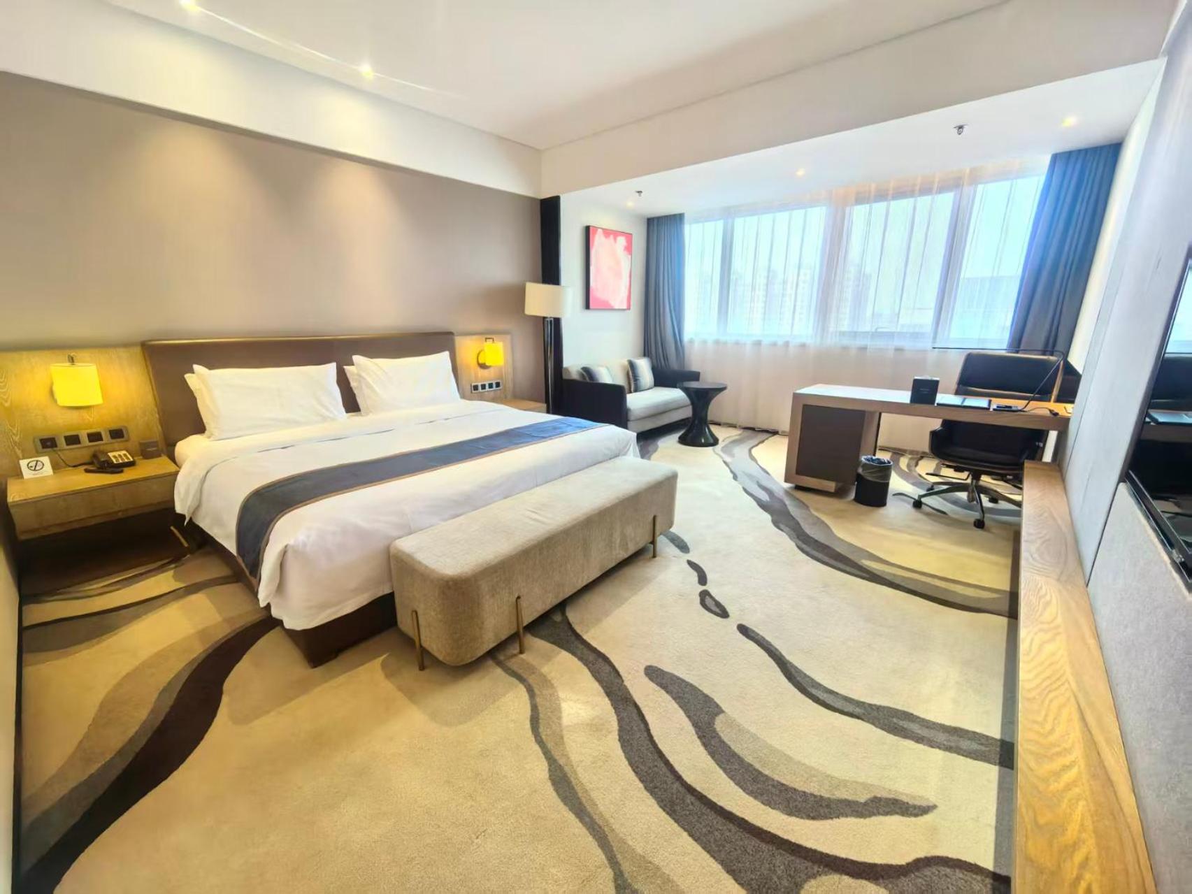 Deluxe, King Bed, Garden Side