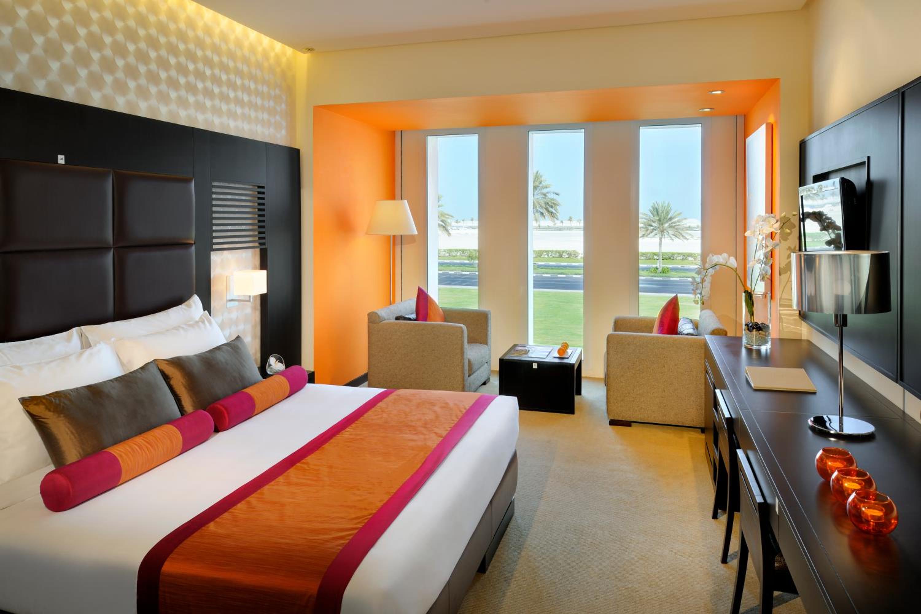 DELUXE, DOUBLE BED