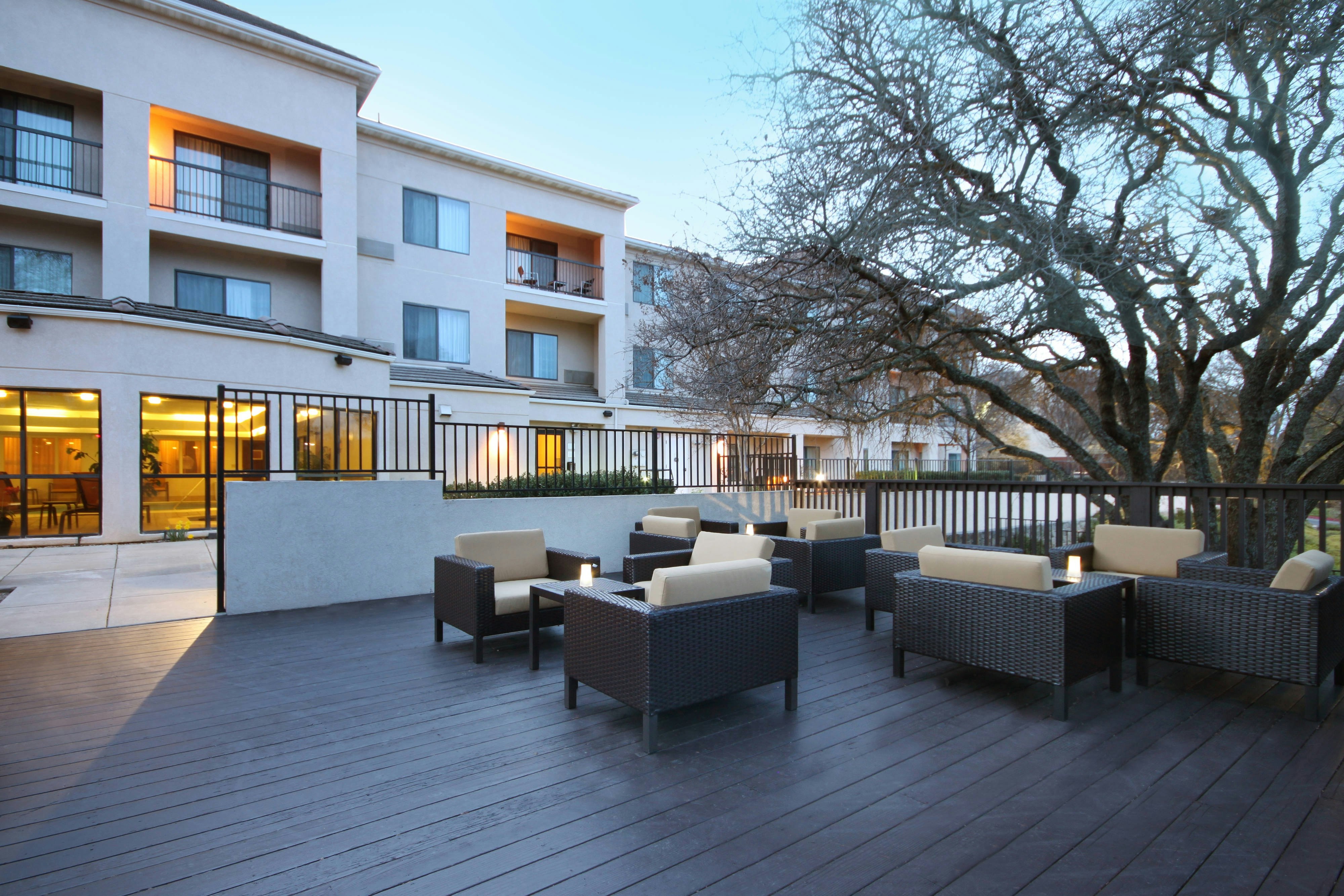 Courtyard Roseville 13/13