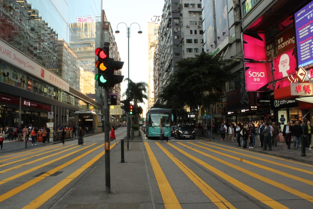 Days Hotel HK 54/61