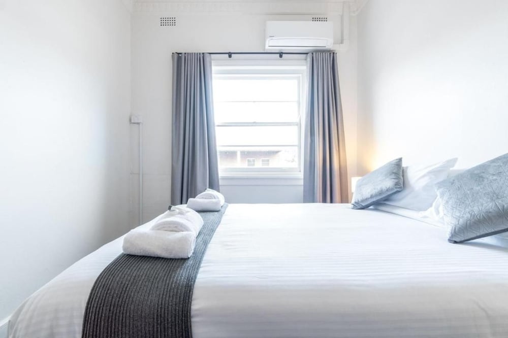Sydney Junction Hotel 3/30