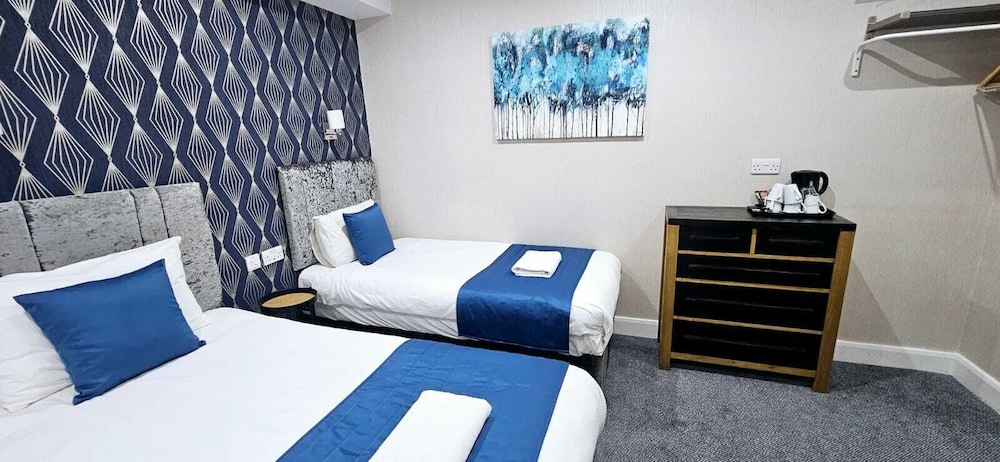 Semi Basement, Twin Beds