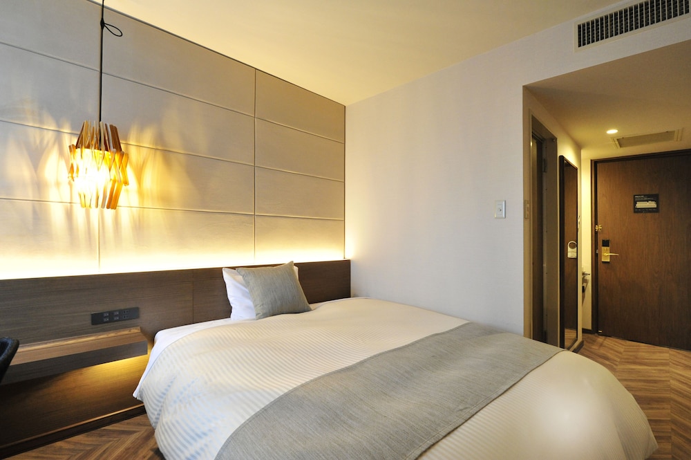Room, Queen Bed, Main Building