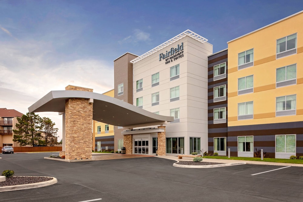 Fairfield Inn Suites Port Clinton Waterfront 2/32
