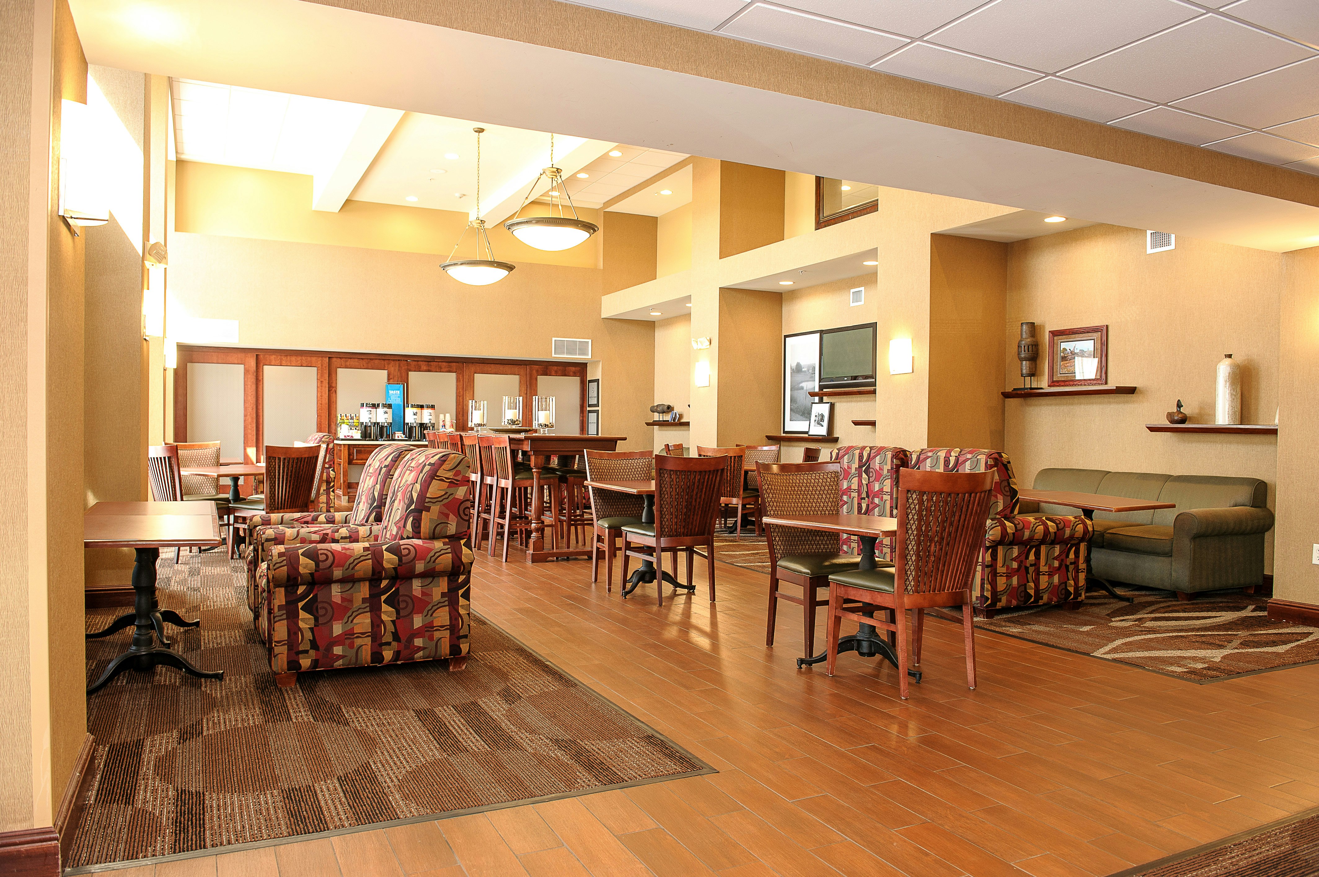 Hampton Inn Suites Brookings 24/37