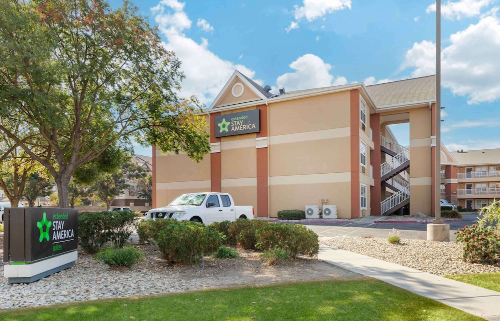 Studio 6 Suites Fresno North CA 49/56