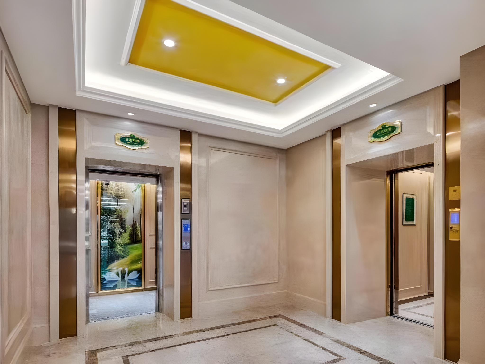 Vienna International Hotel (Urumqi International Airport) 6/27
