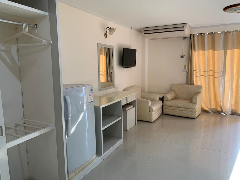 Jomtien Longstay Hotel 35/45