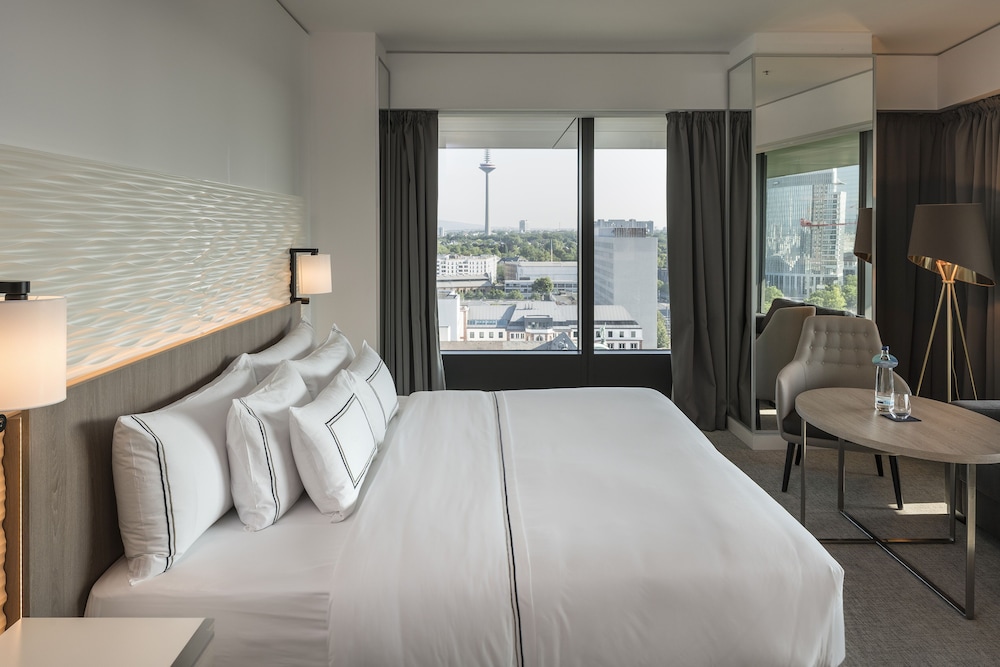 MELIA FRANKFURT CITY 19/65